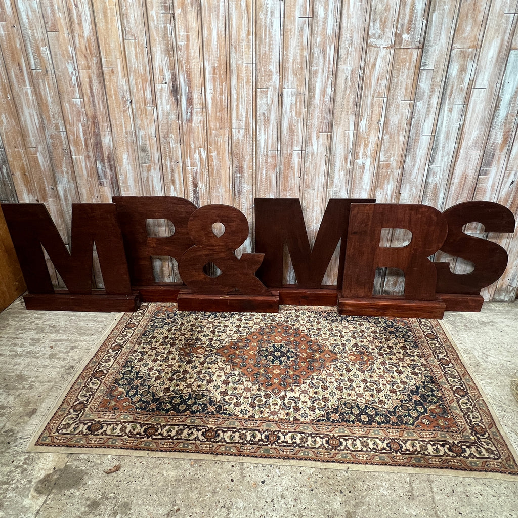 Mr and Mrs Sign