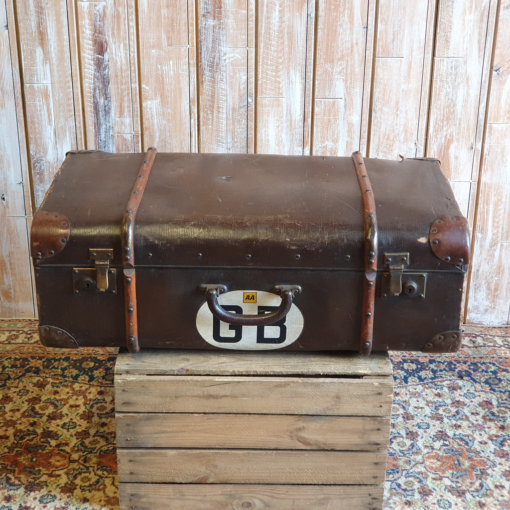 Case 11: GB Vintage Suitcase