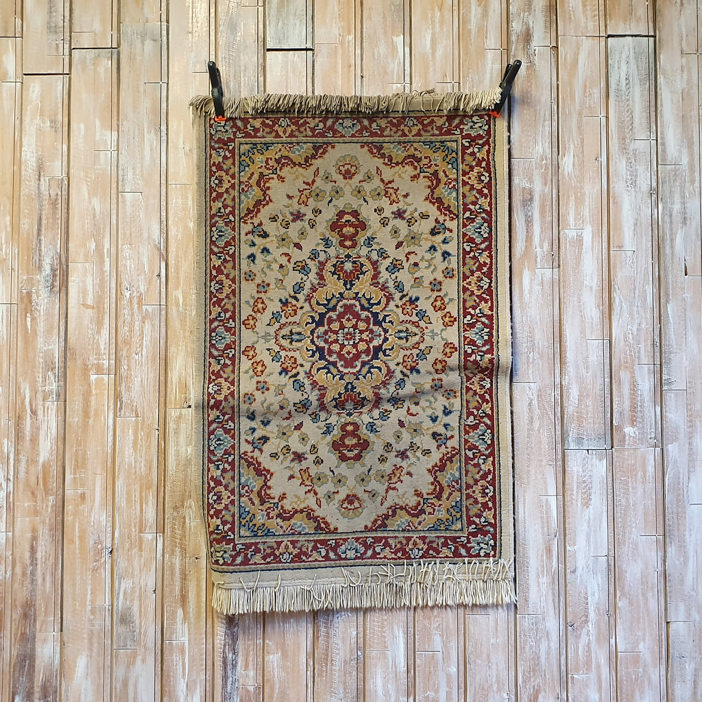 Rug 18: White Vintage Rug