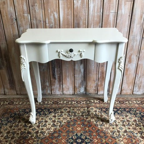 Vintage Style Dresser