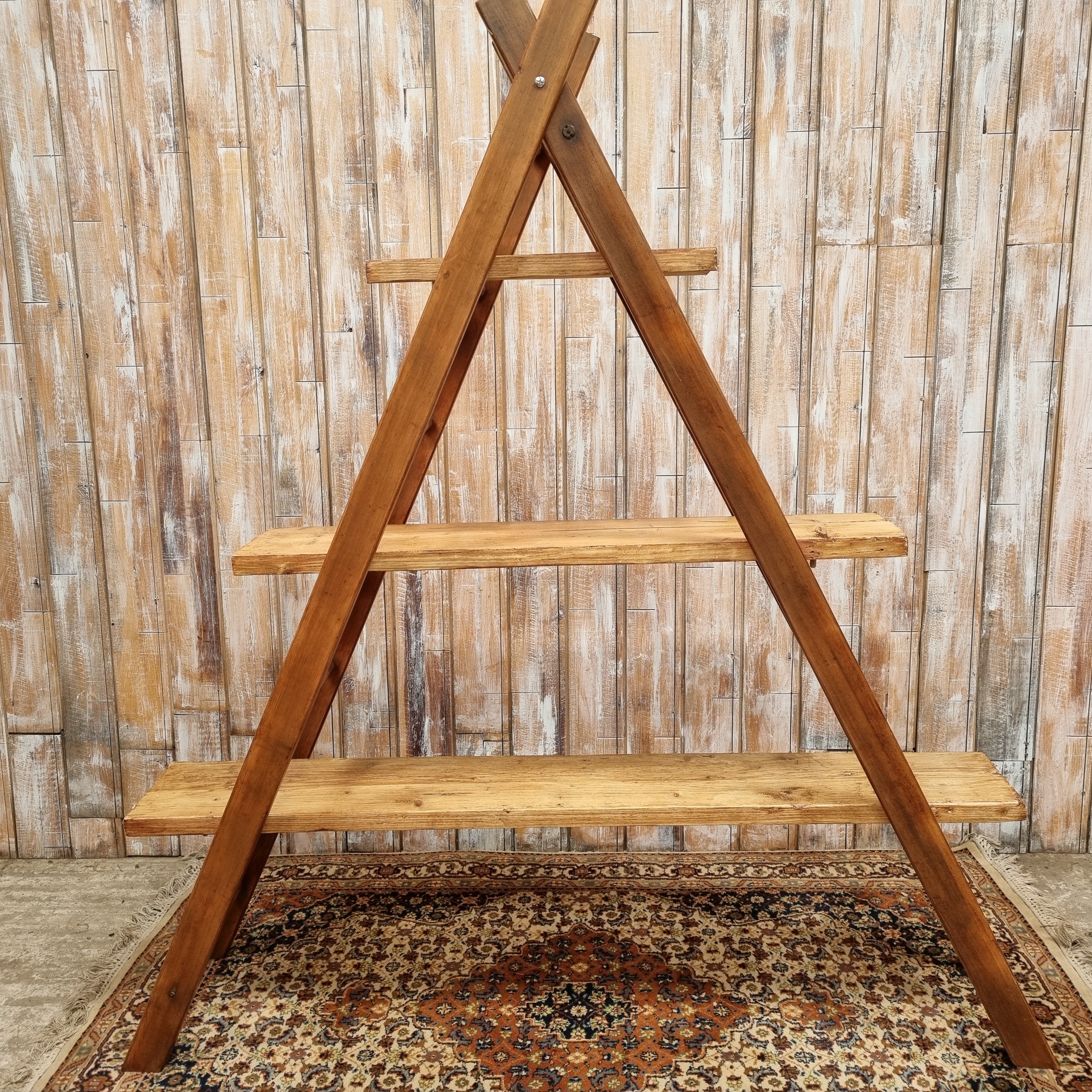 A Frame Display Ladder